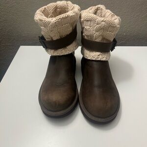UGG Cream Knit Cuff Boots